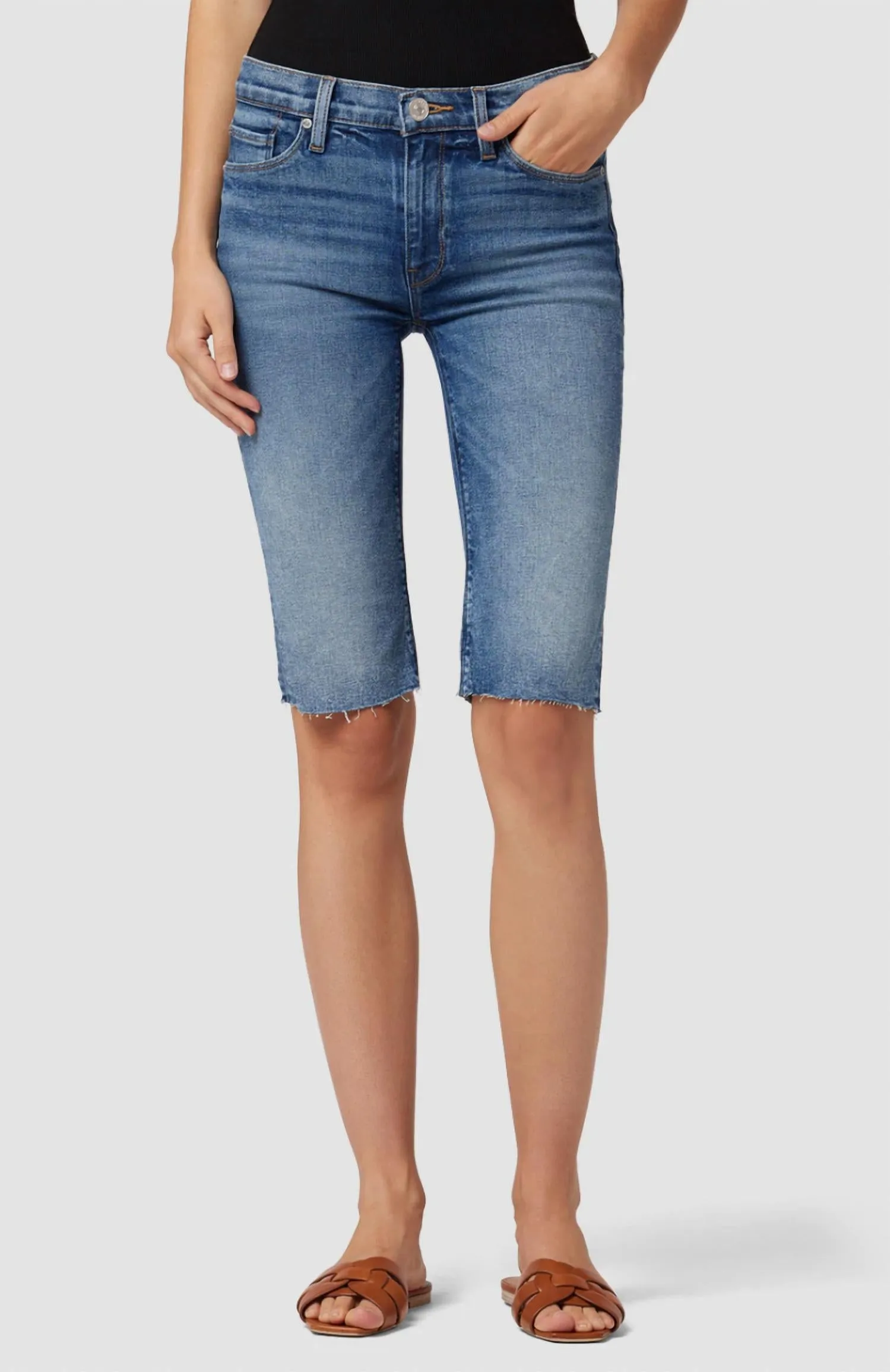 Amelia Mid-Rise Knee Short