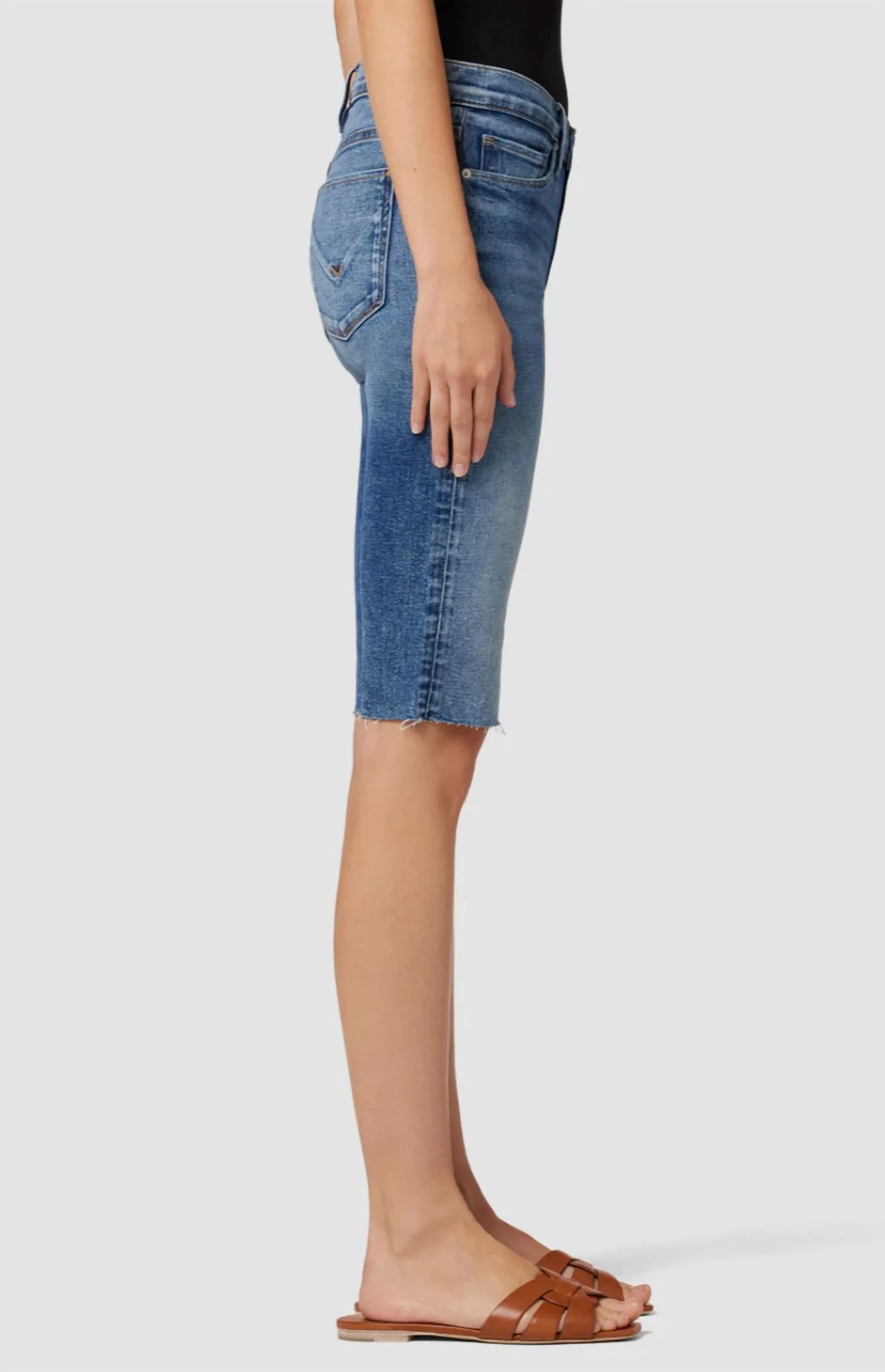 Amelia Mid-Rise Knee Short